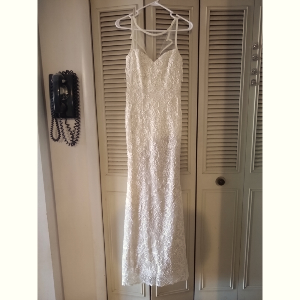 Lulu's floor length ivory dress in XS, EUC!